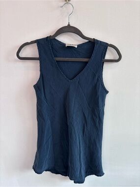 100% Silk Perfect for Everyday Wear TerraWare Dark Navy V-Neck Shell Top- XS